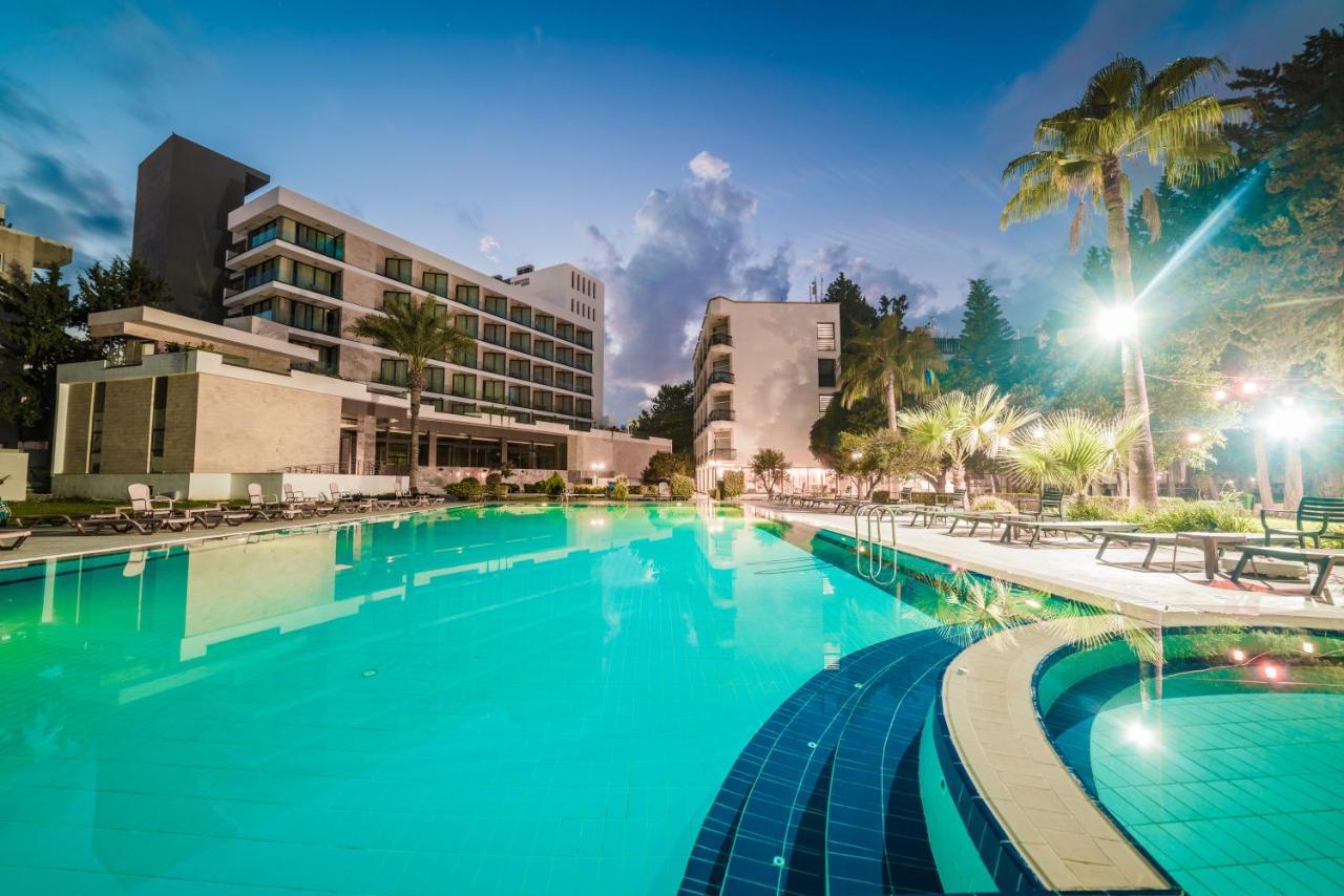 קיירניה Hotel Pia Bella מראה חיצוני תמונה