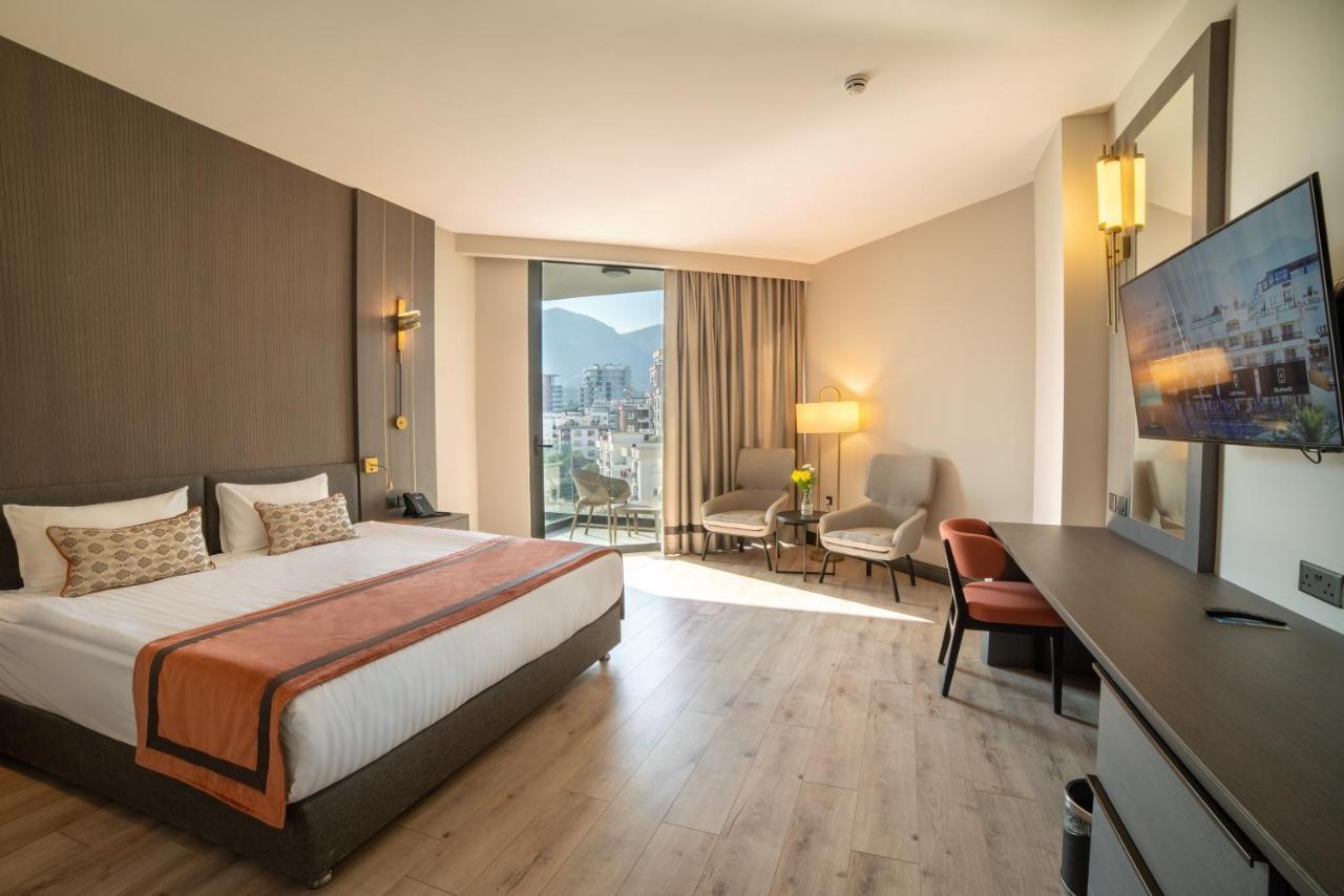 קיירניה Hotel Pia Bella מראה חיצוני תמונה