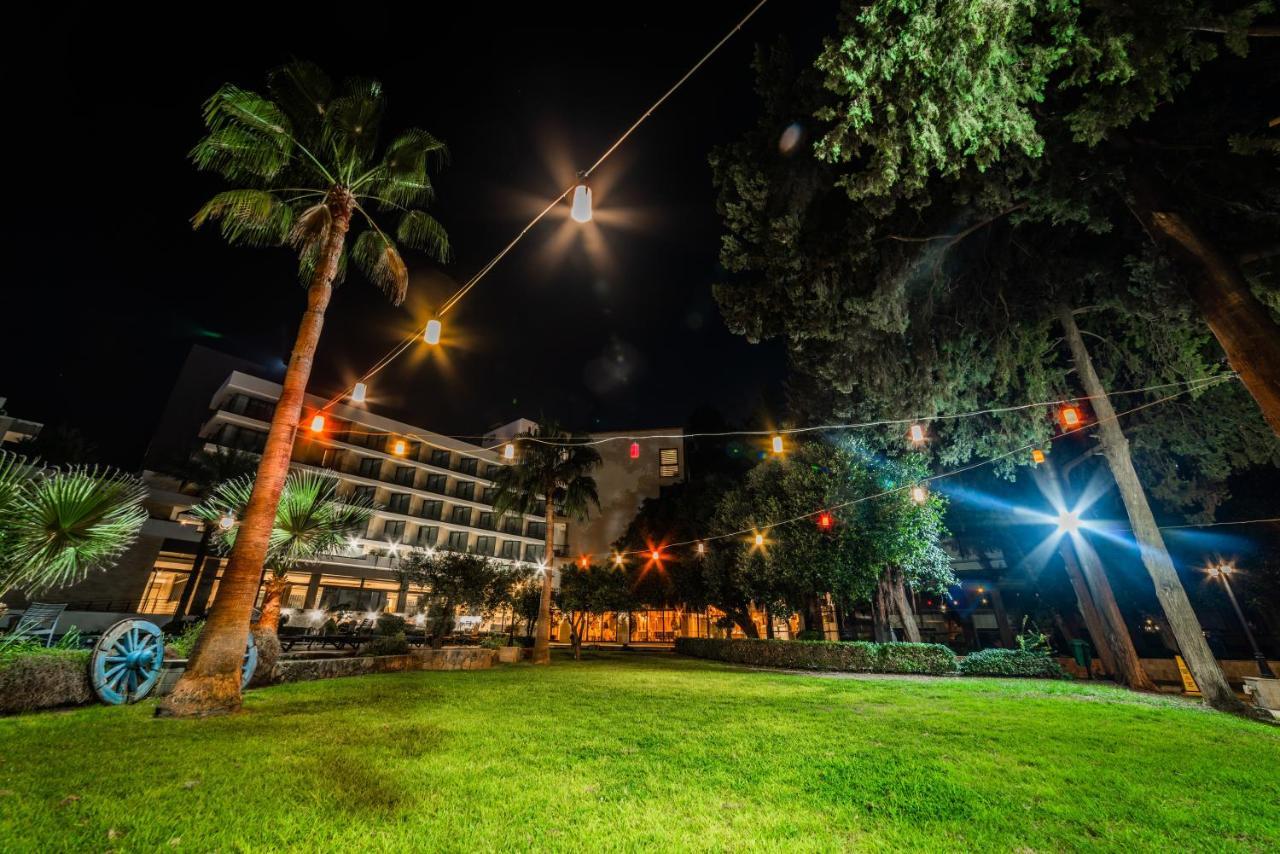 קיירניה Hotel Pia Bella מראה חיצוני תמונה