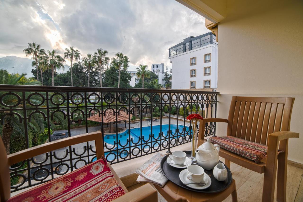 קיירניה Hotel Pia Bella מראה חיצוני תמונה