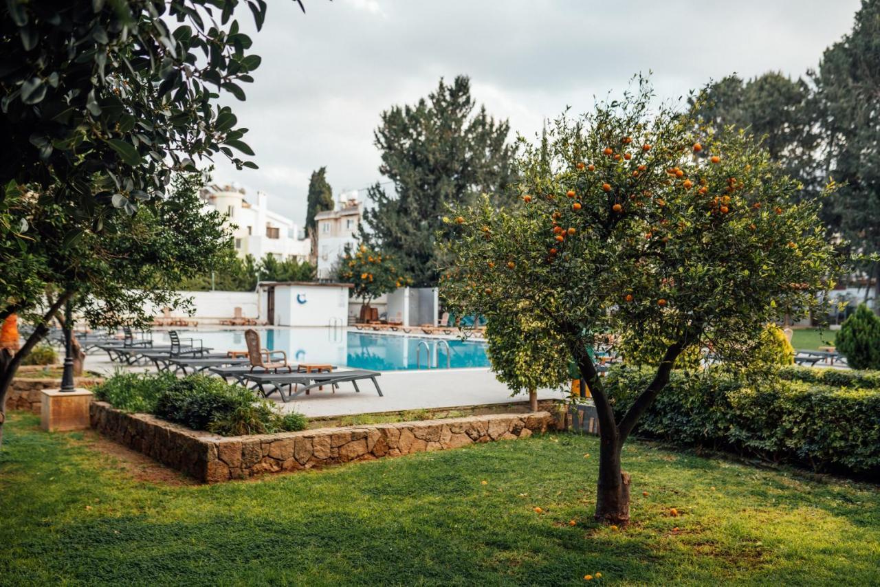 קיירניה Hotel Pia Bella מראה חיצוני תמונה