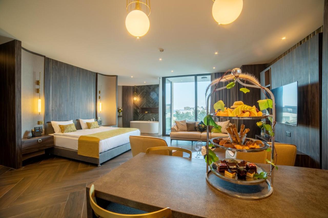 קיירניה Hotel Pia Bella מראה חיצוני תמונה