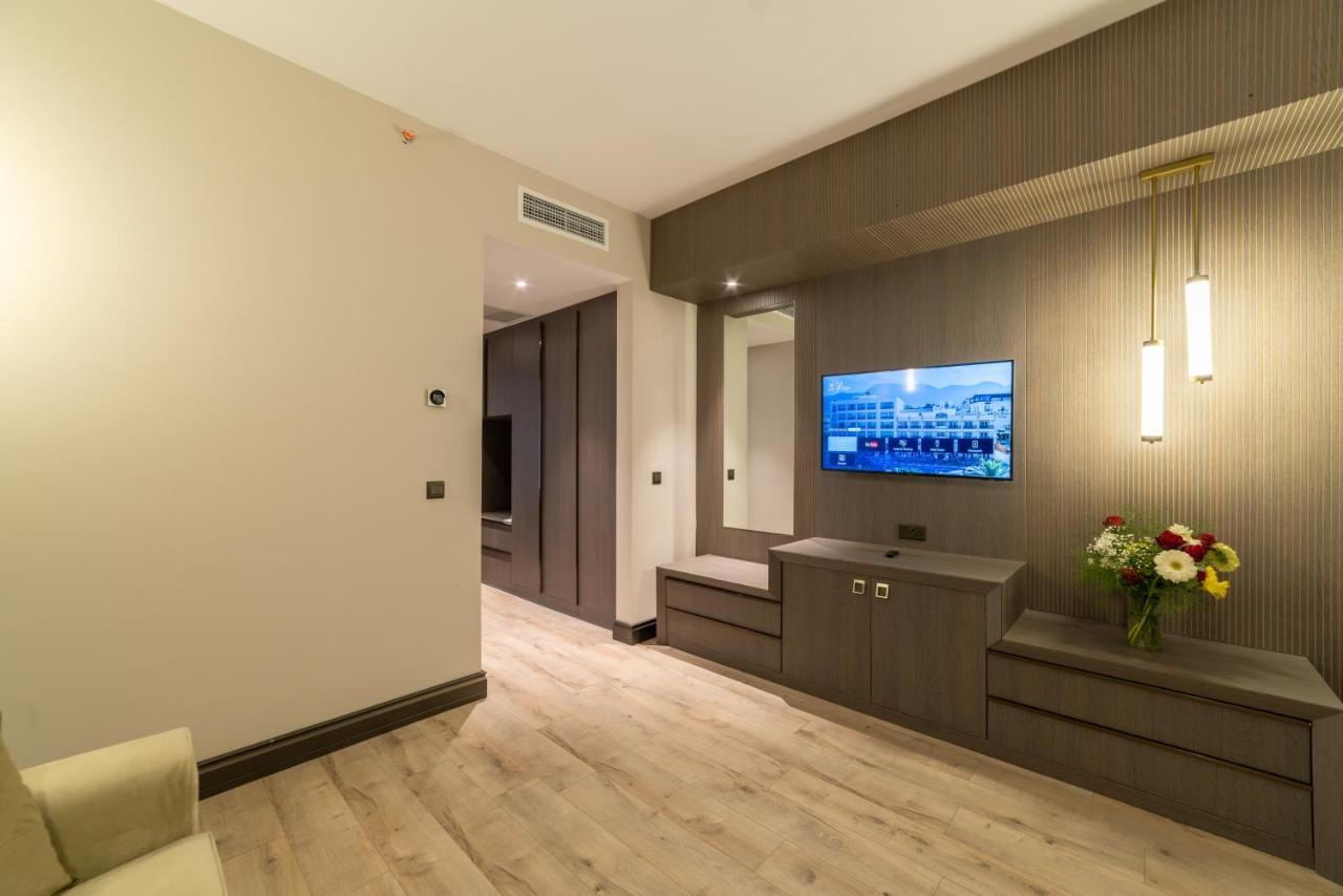 קיירניה Hotel Pia Bella מראה חיצוני תמונה