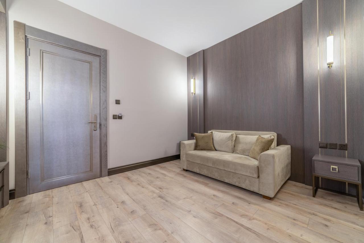 קיירניה Hotel Pia Bella מראה חיצוני תמונה