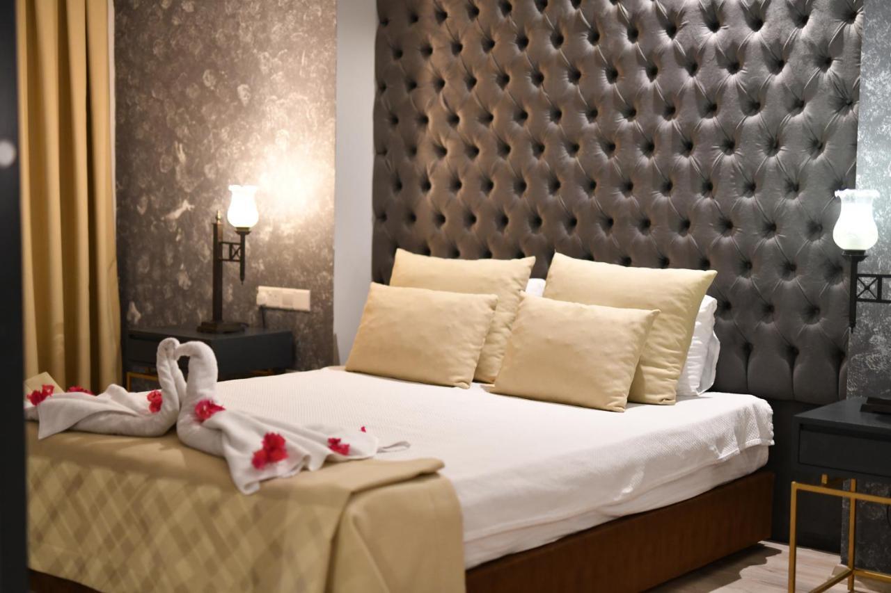קיירניה Hotel Pia Bella מראה חיצוני תמונה