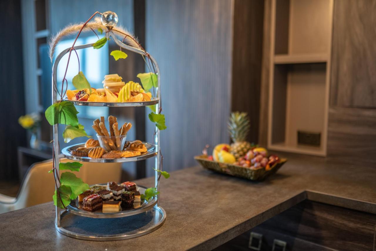 קיירניה Hotel Pia Bella מראה חיצוני תמונה
