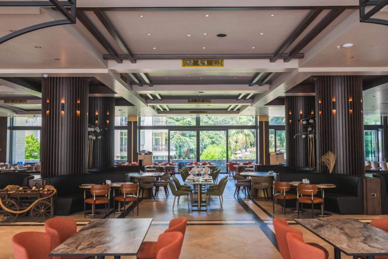 קיירניה Hotel Pia Bella מראה חיצוני תמונה