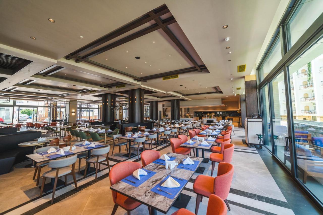 קיירניה Hotel Pia Bella מראה חיצוני תמונה