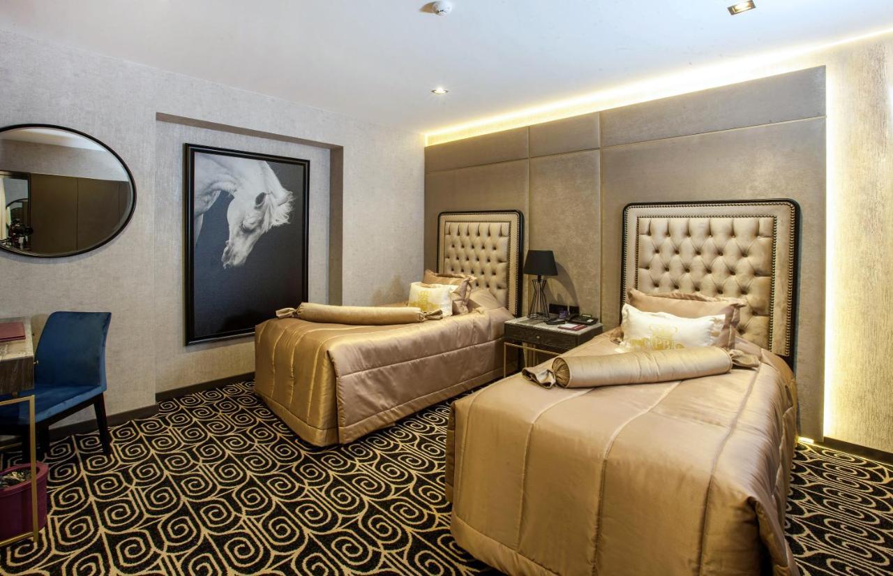 קיירניה Hotel Pia Bella מראה חיצוני תמונה