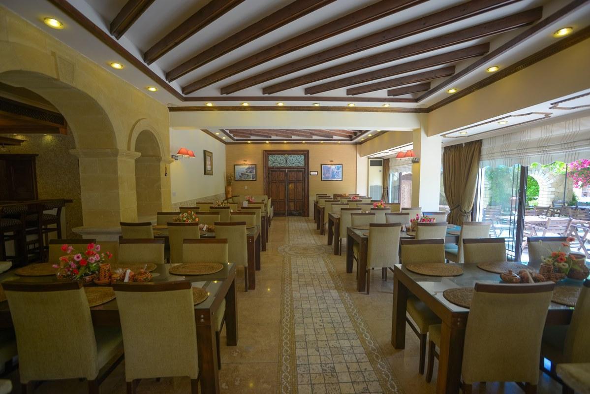 קיירניה Hotel Pia Bella מראה חיצוני תמונה