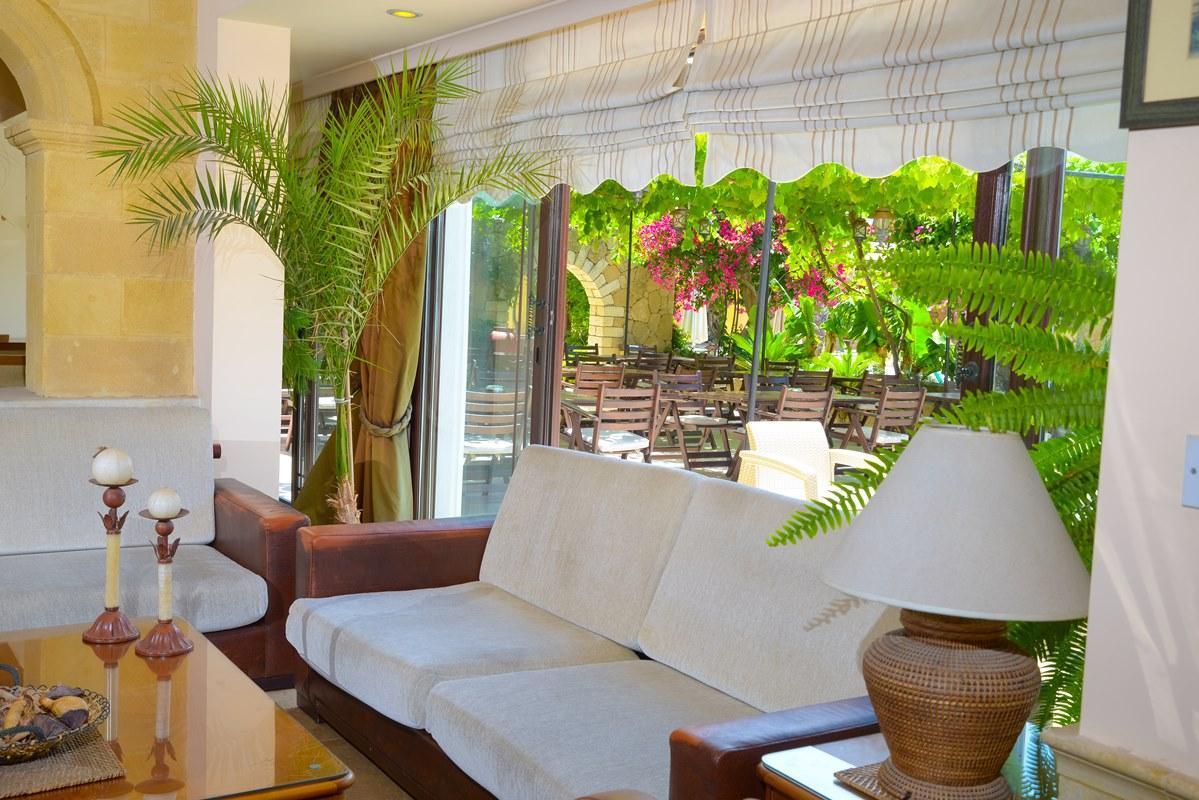 קיירניה Hotel Pia Bella מראה חיצוני תמונה